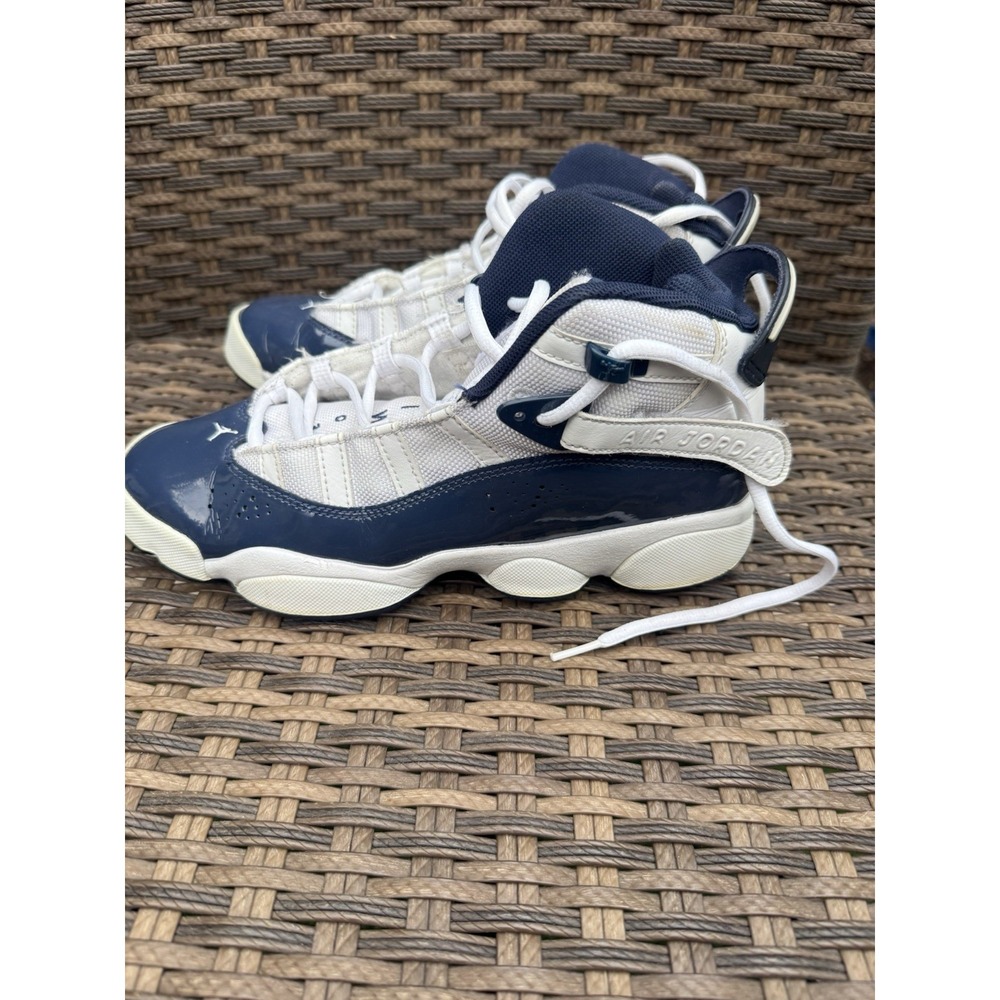 Size 7 - Nike Dunk 2021 High Kentucky. It needs to be glued back on.